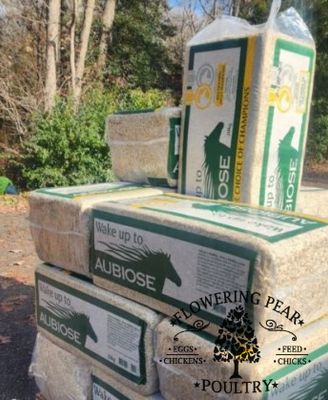 Hemp Bedding for Chickens, Horses, small animals, reptiles Hemp Bedding for Chickens, Horses, small animals, reptiles