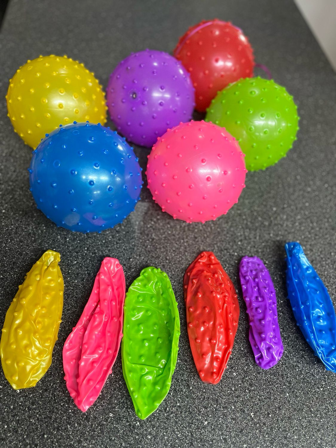 12 Pelotas De Plástico 12cm ( 12 Inflatable Knobby Ball 5 Inches ) Multicolor