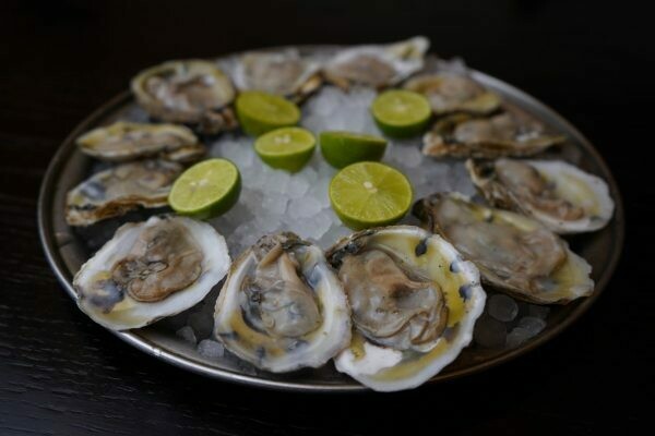 FRESH OYSTERS | OSTIONES FRESCOS