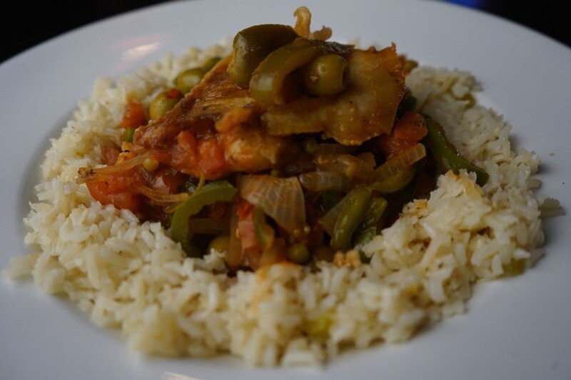 VERACRUZANA STYLE FISH FILLET /
FILETE DE PESCADO A LA VERACRUZANA