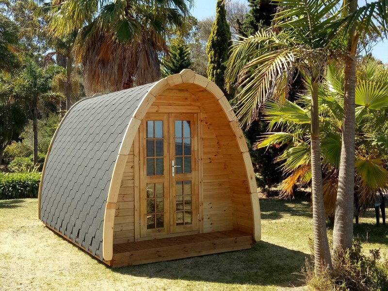 Camping Pod 2,4 x 4,0 Meter für 2–4 Personen , fertig montiert und Isoliert