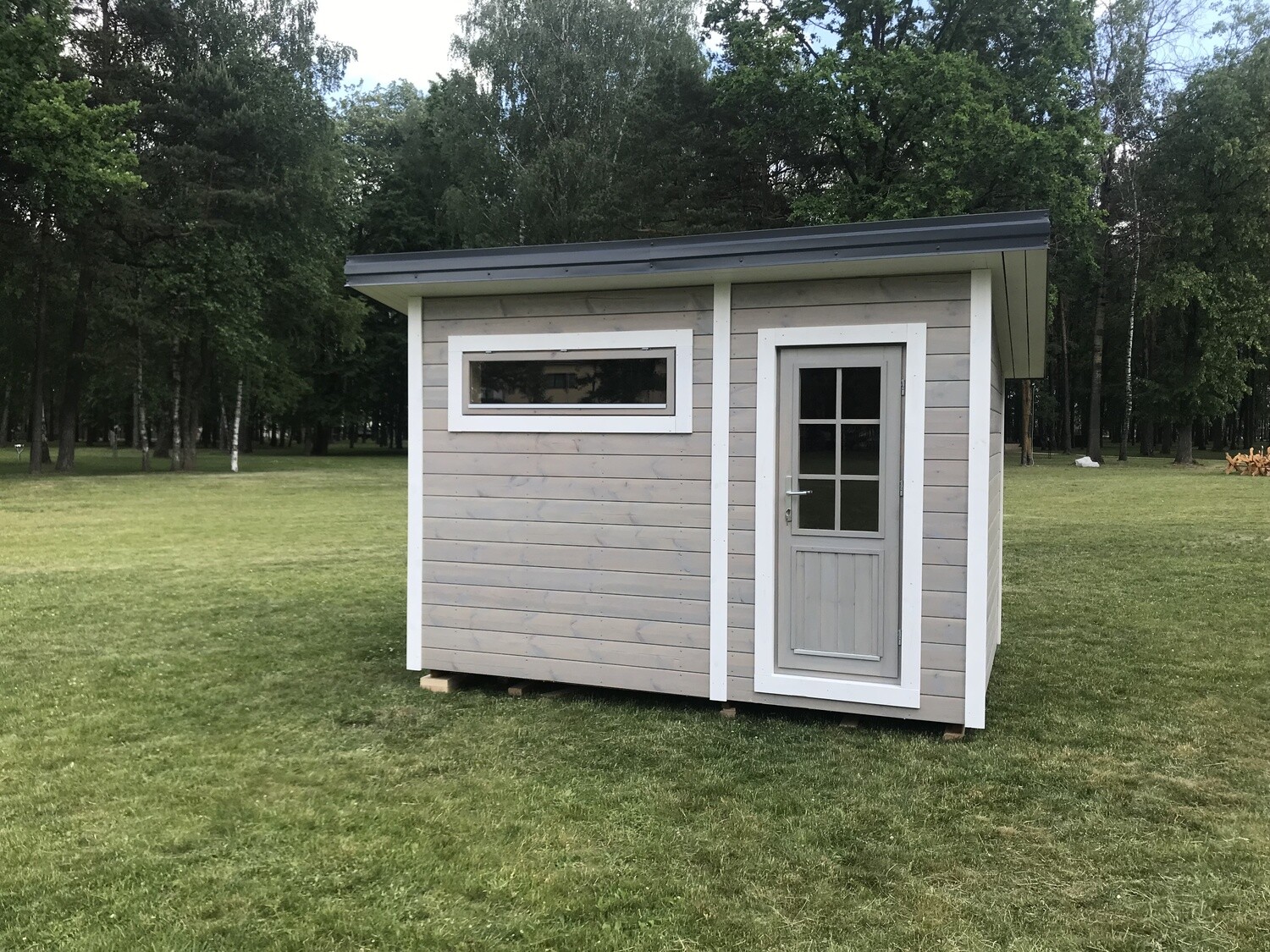 Moderne Gartensauna mit Umkleideraum 2.3m x 3.4 m