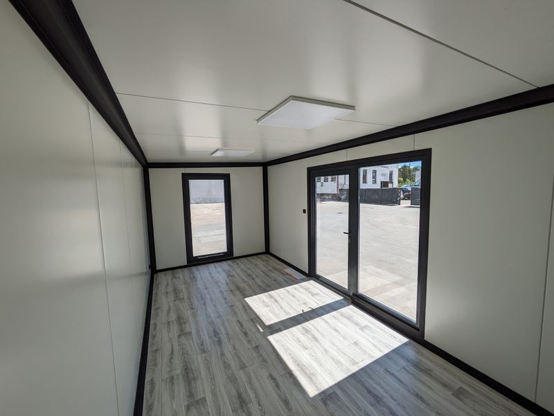 Container 2.5 m x 6.0 m