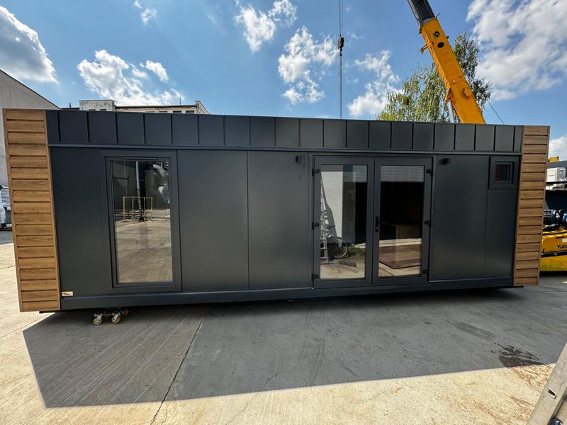 Container 2.5 m x 6.0  m