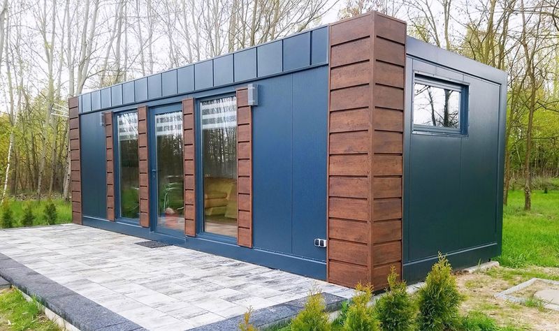Container 3.0 m x 9.0  m mit Schlafzimmer und Badezimmer