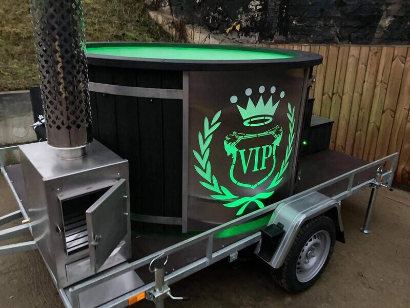 Mobiler Hotpot inkl neuem Anhänger. Mobiler Hotpot inkl neuem Anhänger.