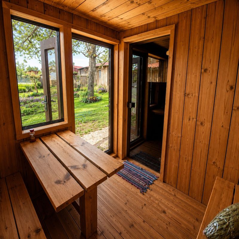 WIDE Sauna mit Lounge