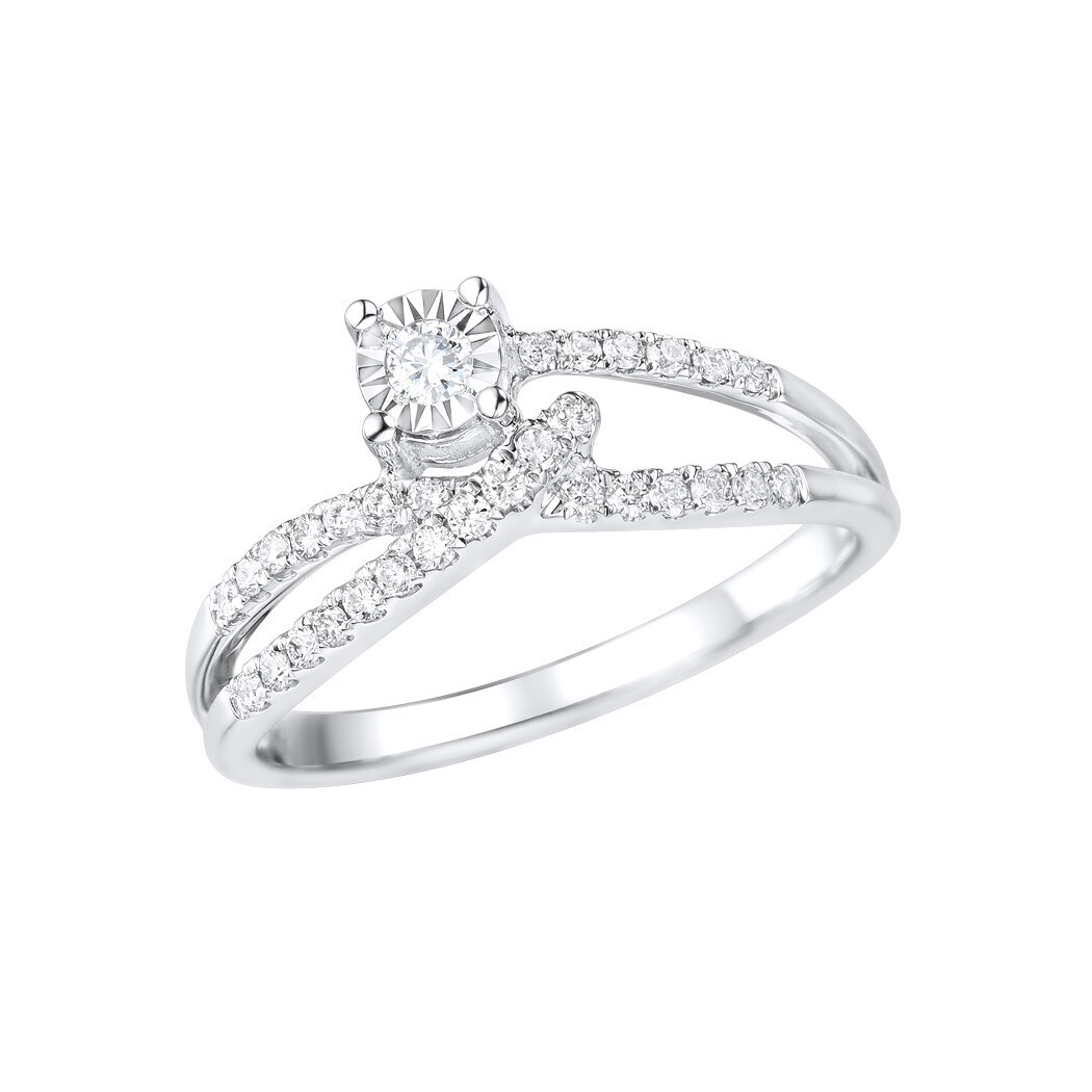 Diamond Ring in 18K White Gold