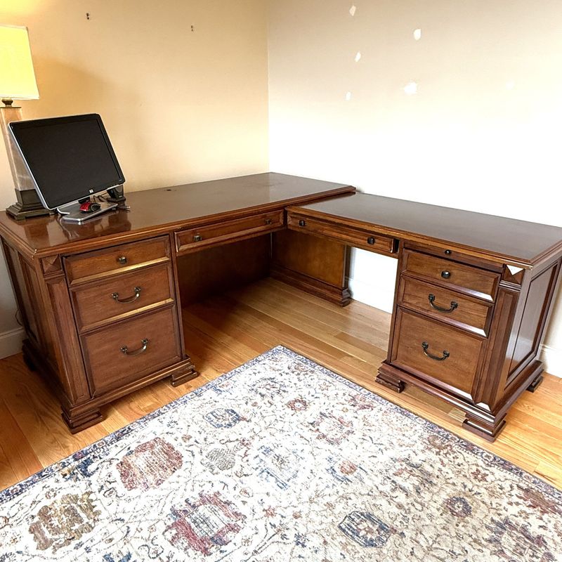 Executive L-Desk with file & keyboard drawer, desktop/electronics cabinet, nice condition with some scratches around edges, side section 3'6 Executive L-Desk with file & keyboard drawer, desktop/electronics cabinet, nice condition with some scratches around edges, side section 3'6" x 22", main desk 5'9" x 26"