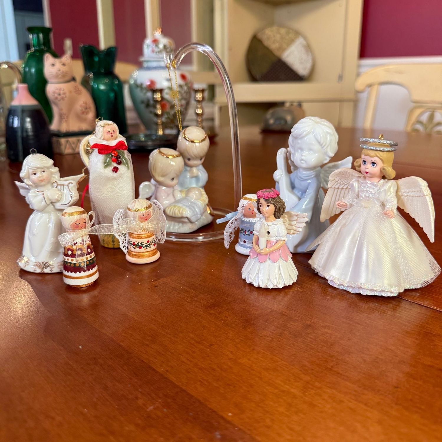 Group of angel figurines 1.5-3"