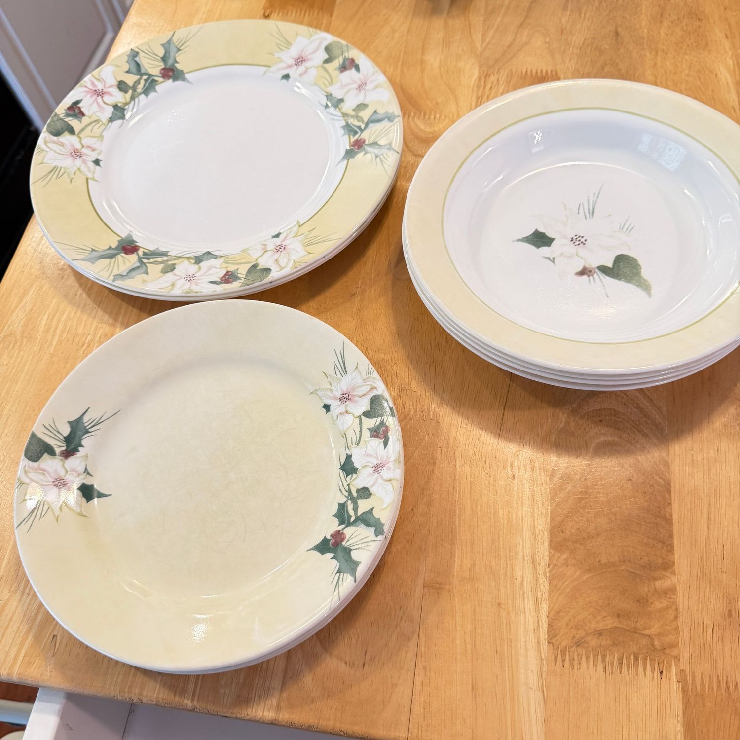 Corelle dinner plates and dishes, some wear