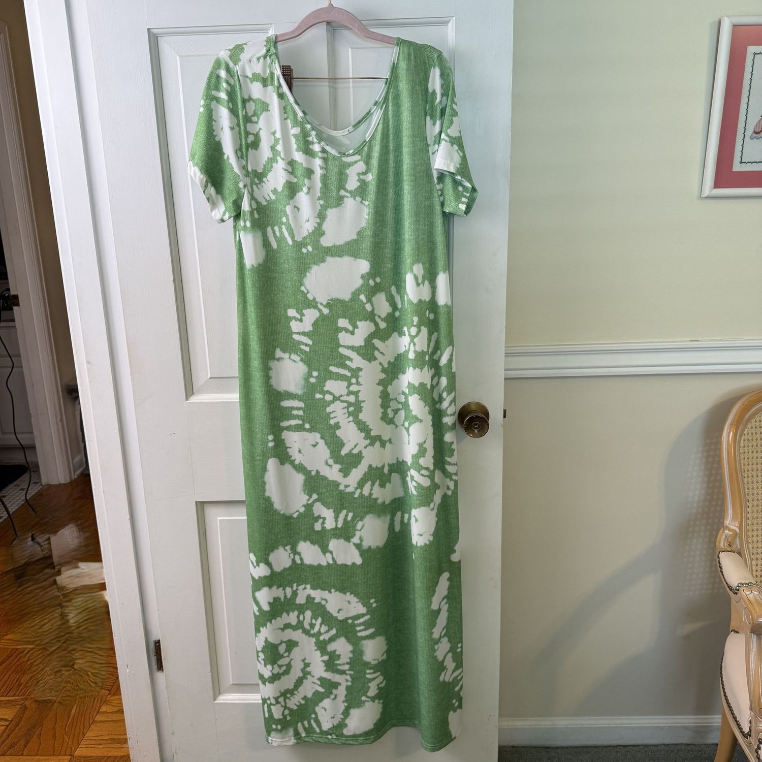 Green and white house dress size XL