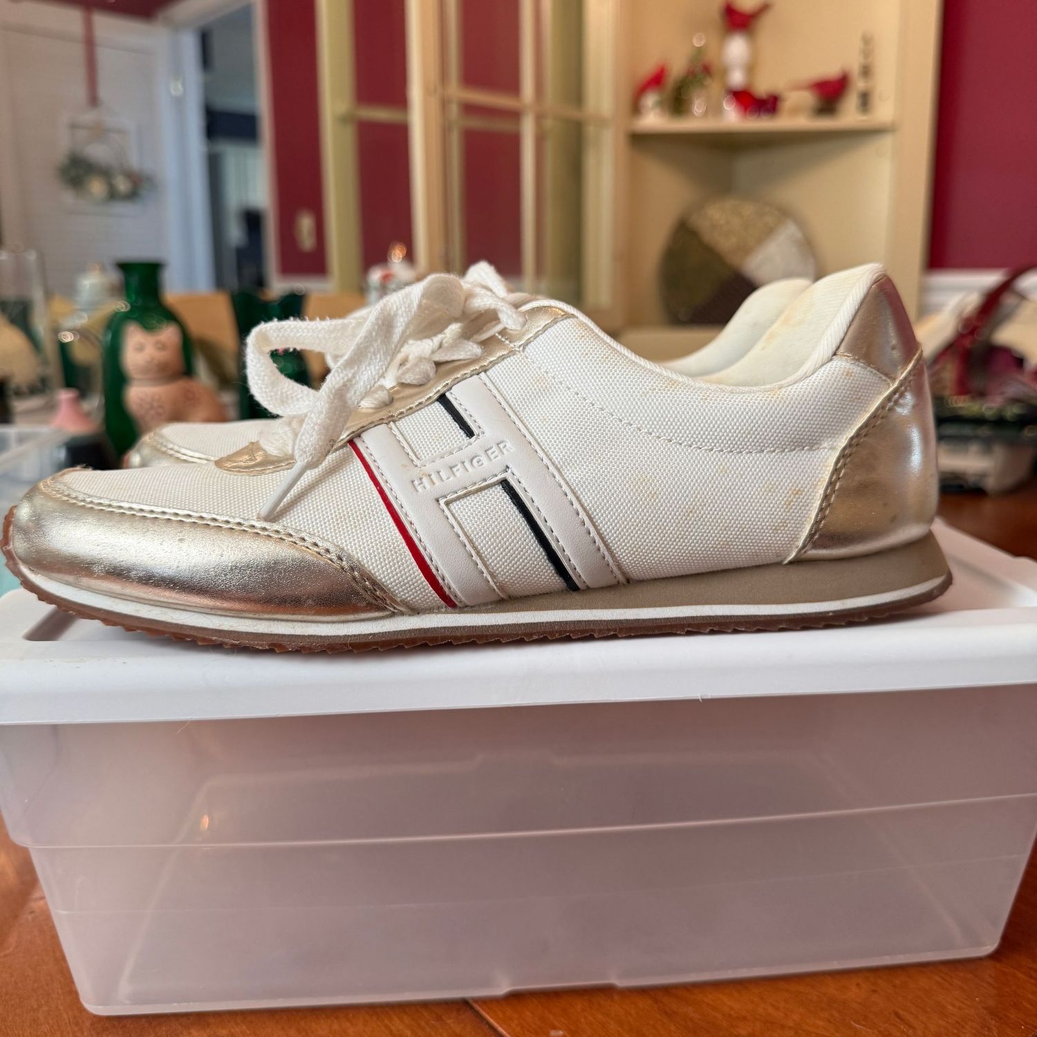 Hilfiger tennis shoes, needs some cleaning, women's size 8.5