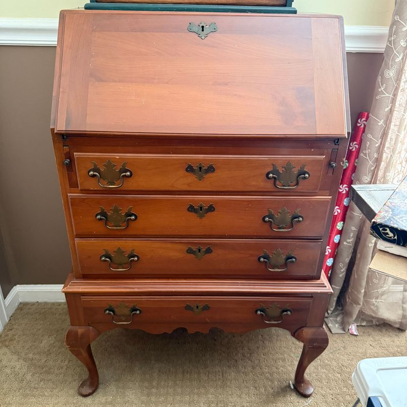 Drop-front secretary with 4 drawers, some scratches, overall good condition 38"H x 32"W x 18"D