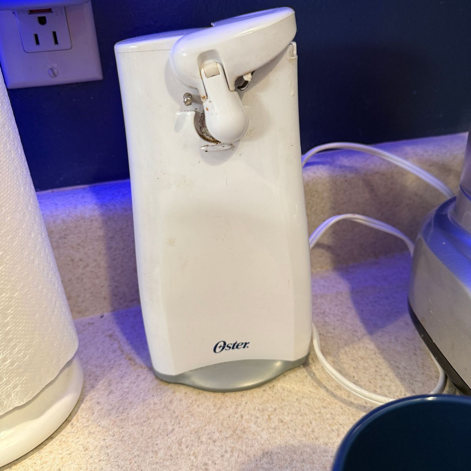 Oster electric can opener, works