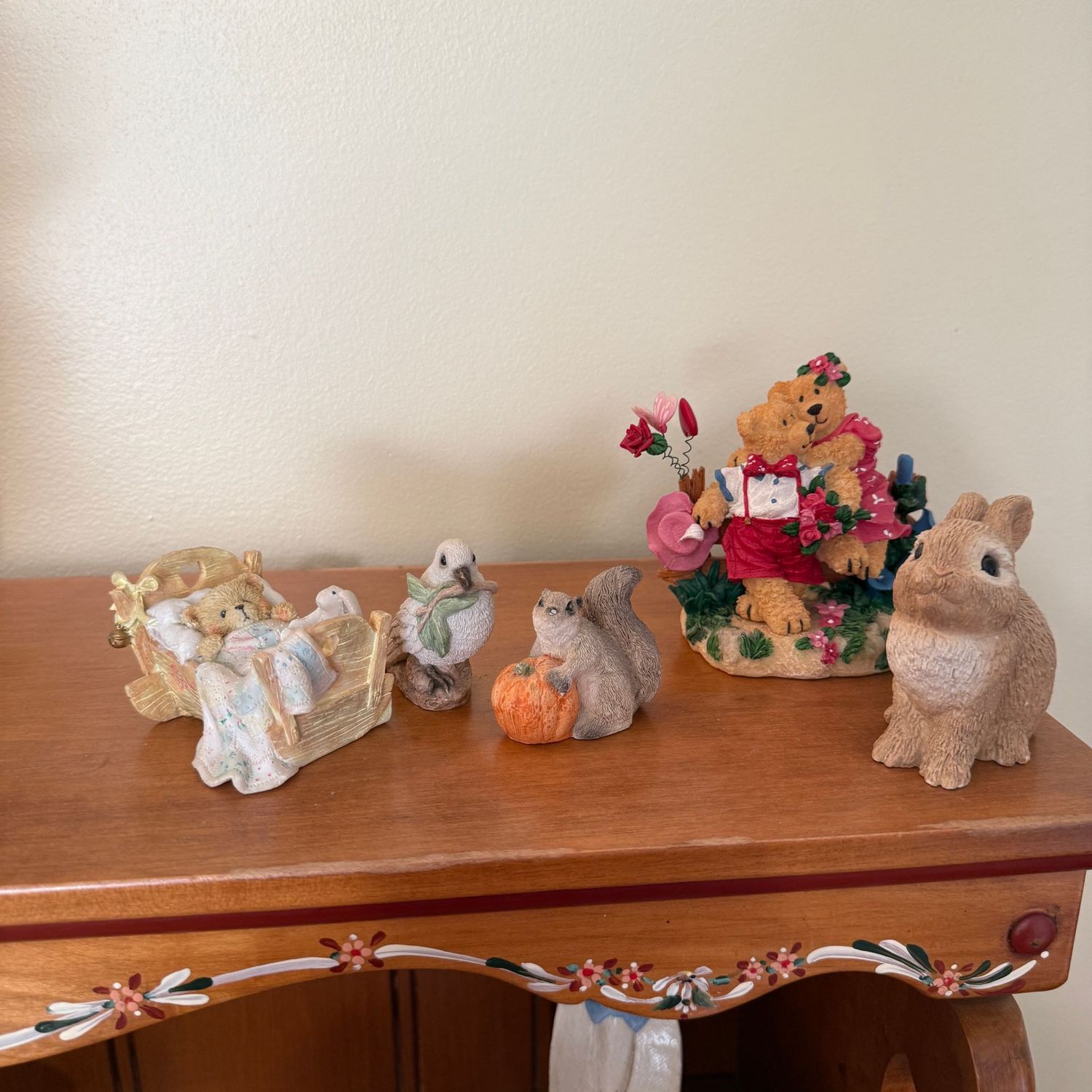 Group of resin figurines 1.5-3"