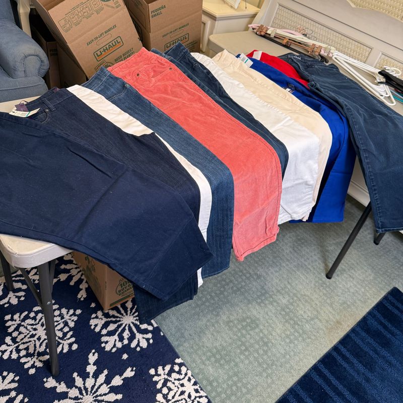 Box 2 of petite and regular jeans, pants, size 16-18 (approx. 13 pair)