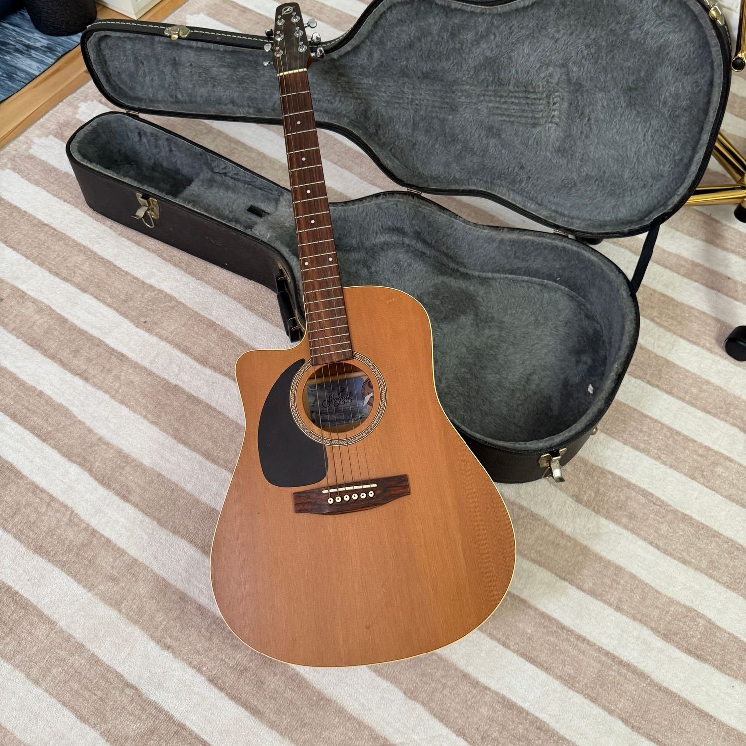 Seagull S Series S6+CW guitar, handmade in the Village of LaPatrie, Quebec, Canada, minor wear, appears in good condition, including case