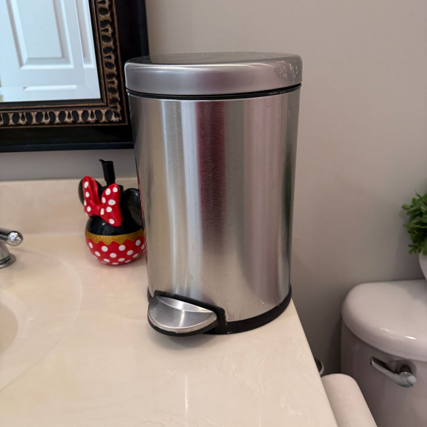 Round Simple Human chrome bathroom trash can 10"H