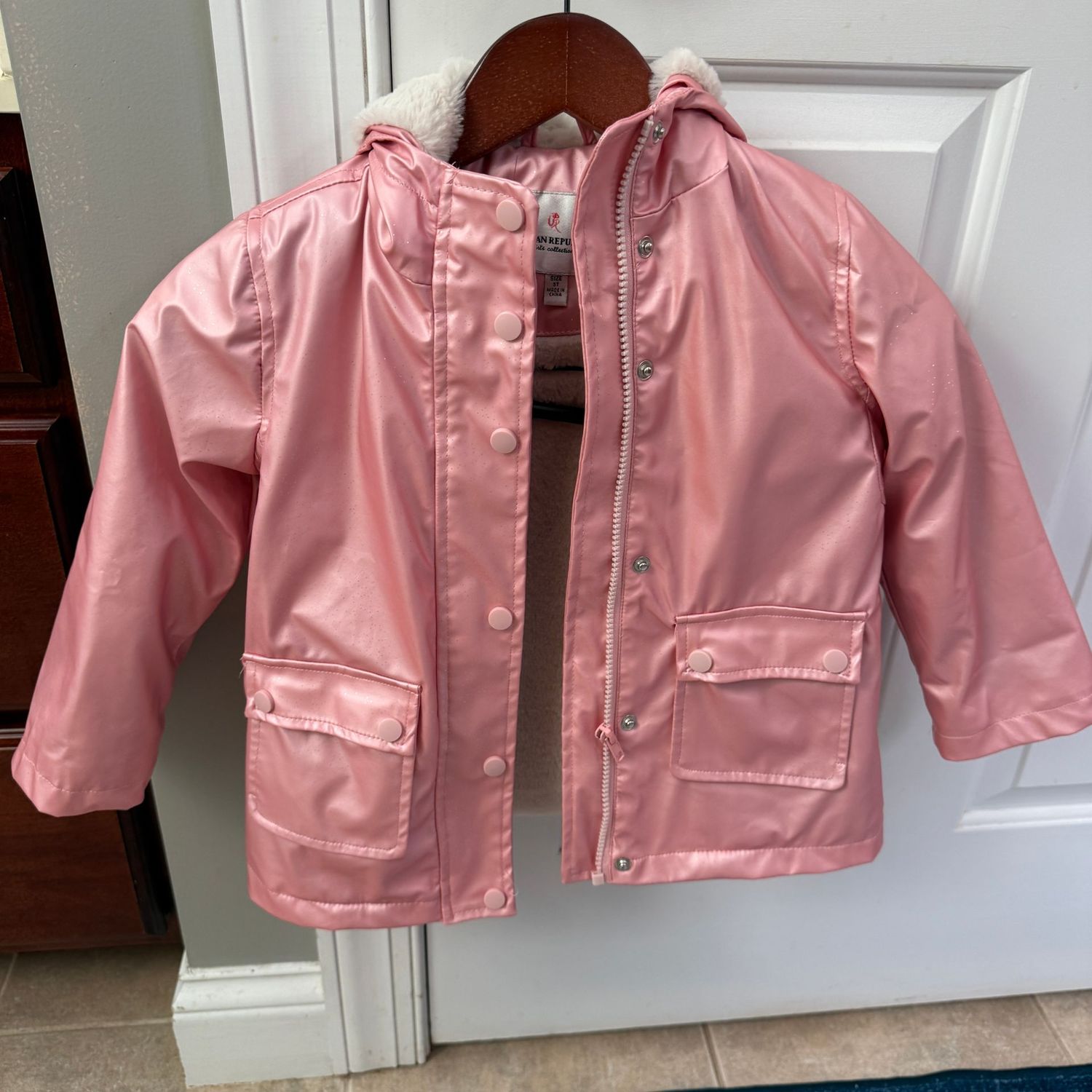 Urban Republic pink sparkle coat size 3T