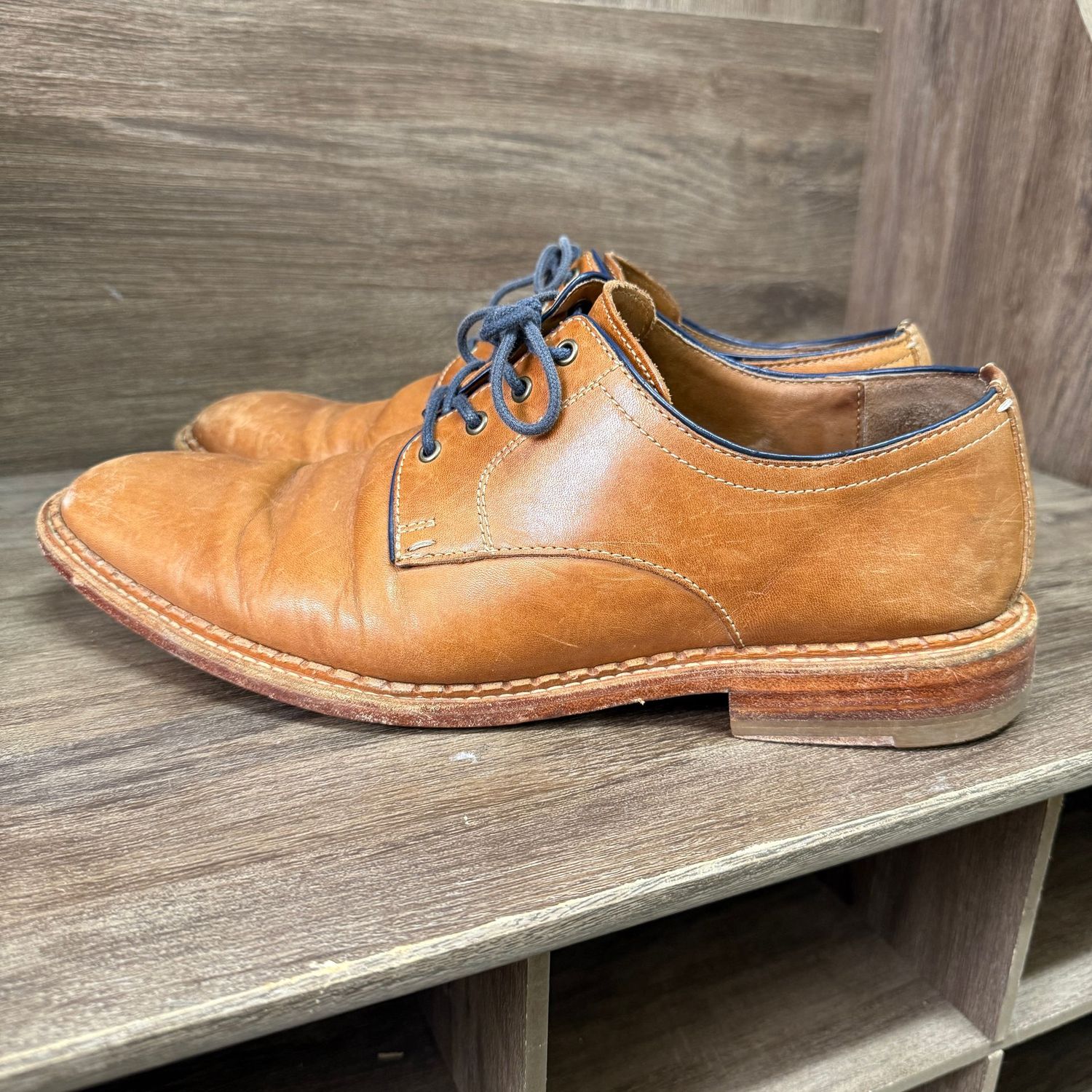 Johnston & Murphy (J&M) brown leather shoes, some wear, size 10M