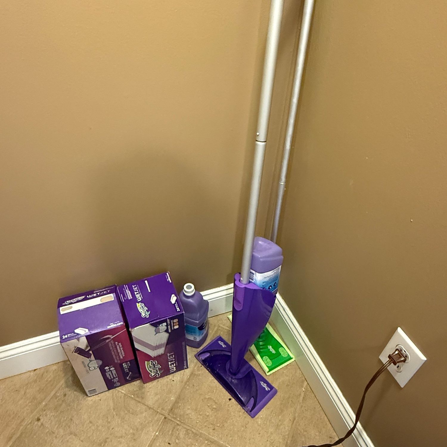 Swiffer Wet Jet with refill and pads