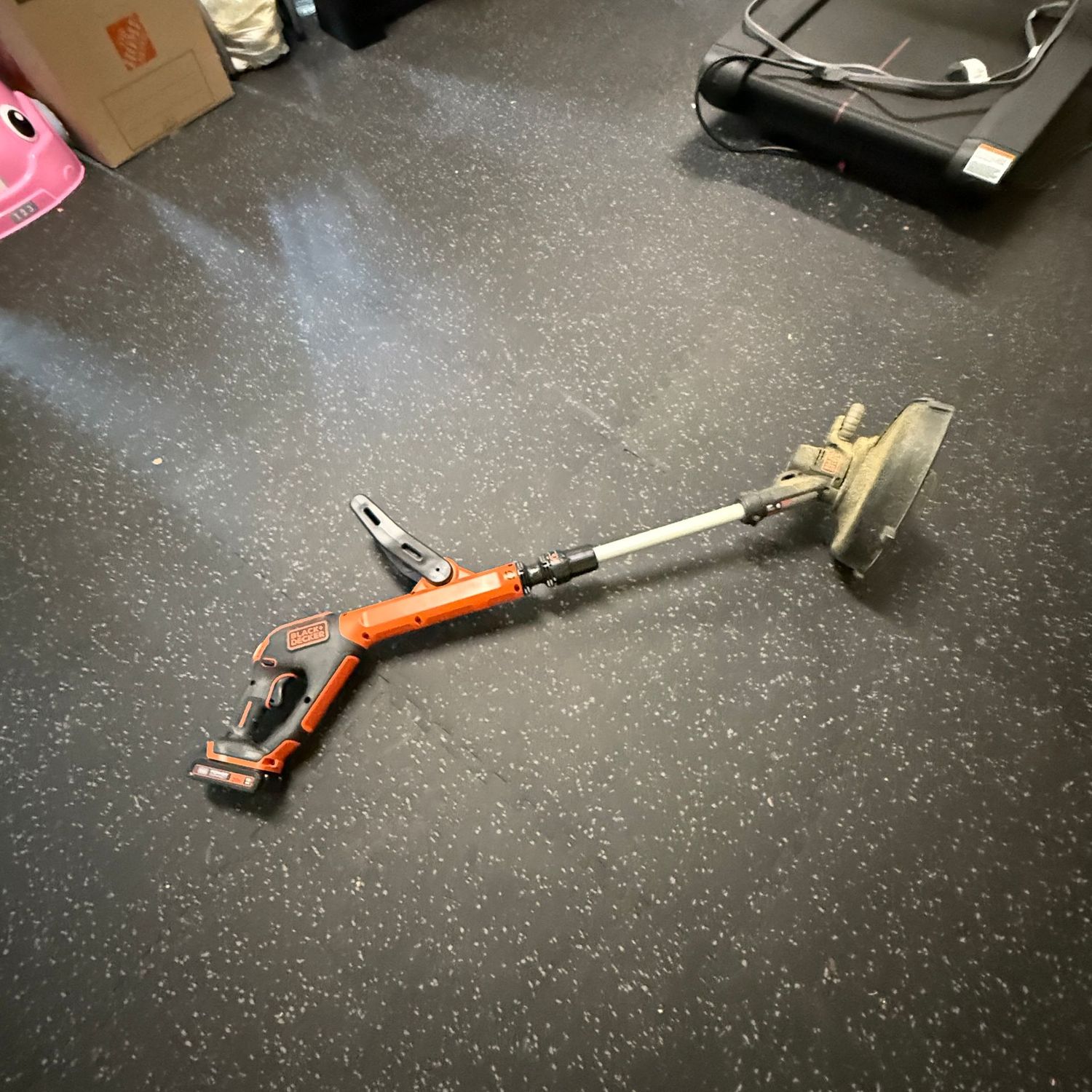 Black & Decker trimmer, no charger but works very well