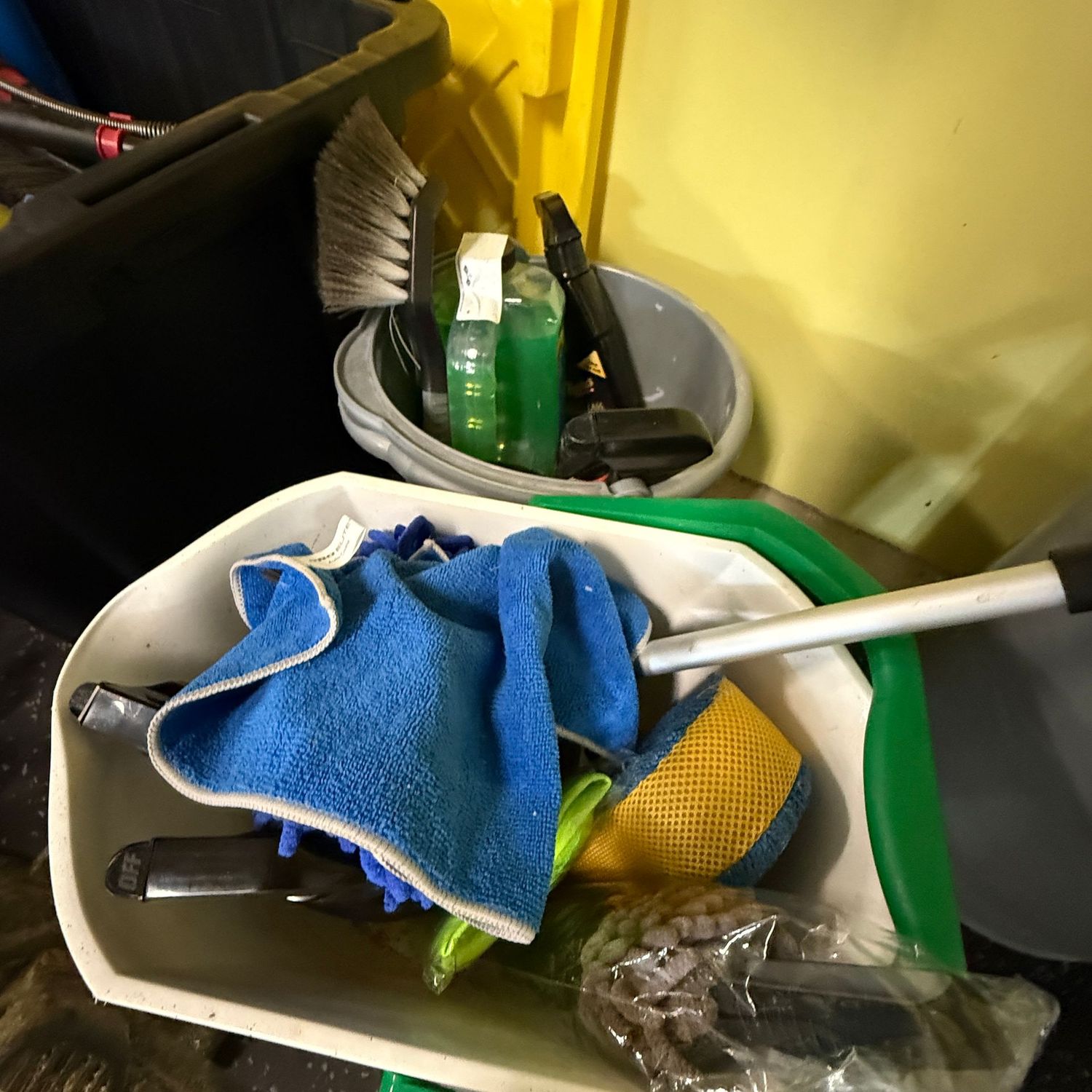 Two buckets of great car cleaning items