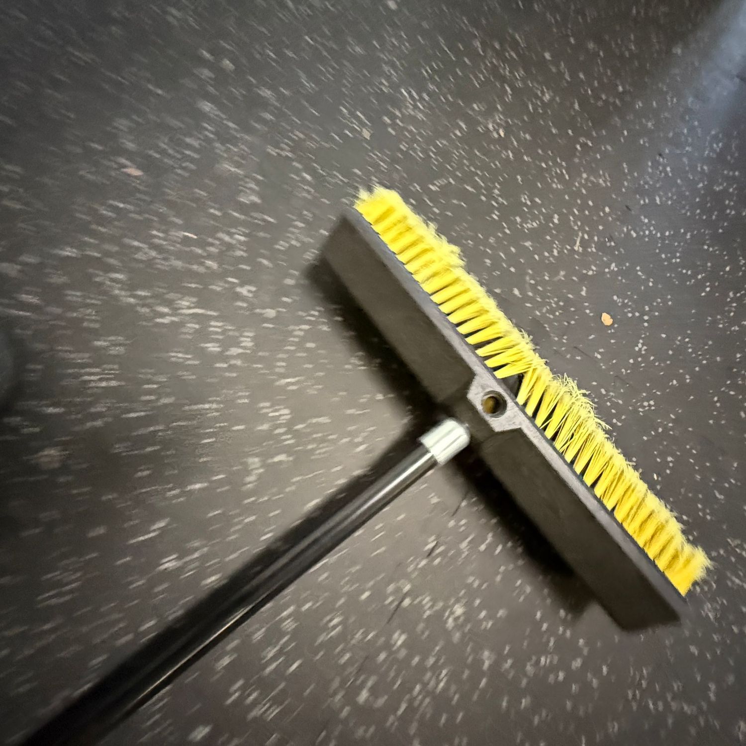 Garage push broom