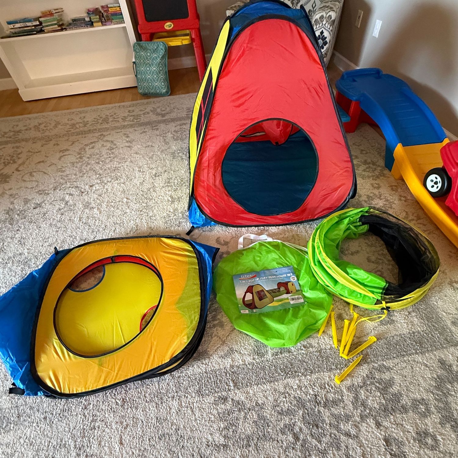 Utex pop-up play tent house, good used condition