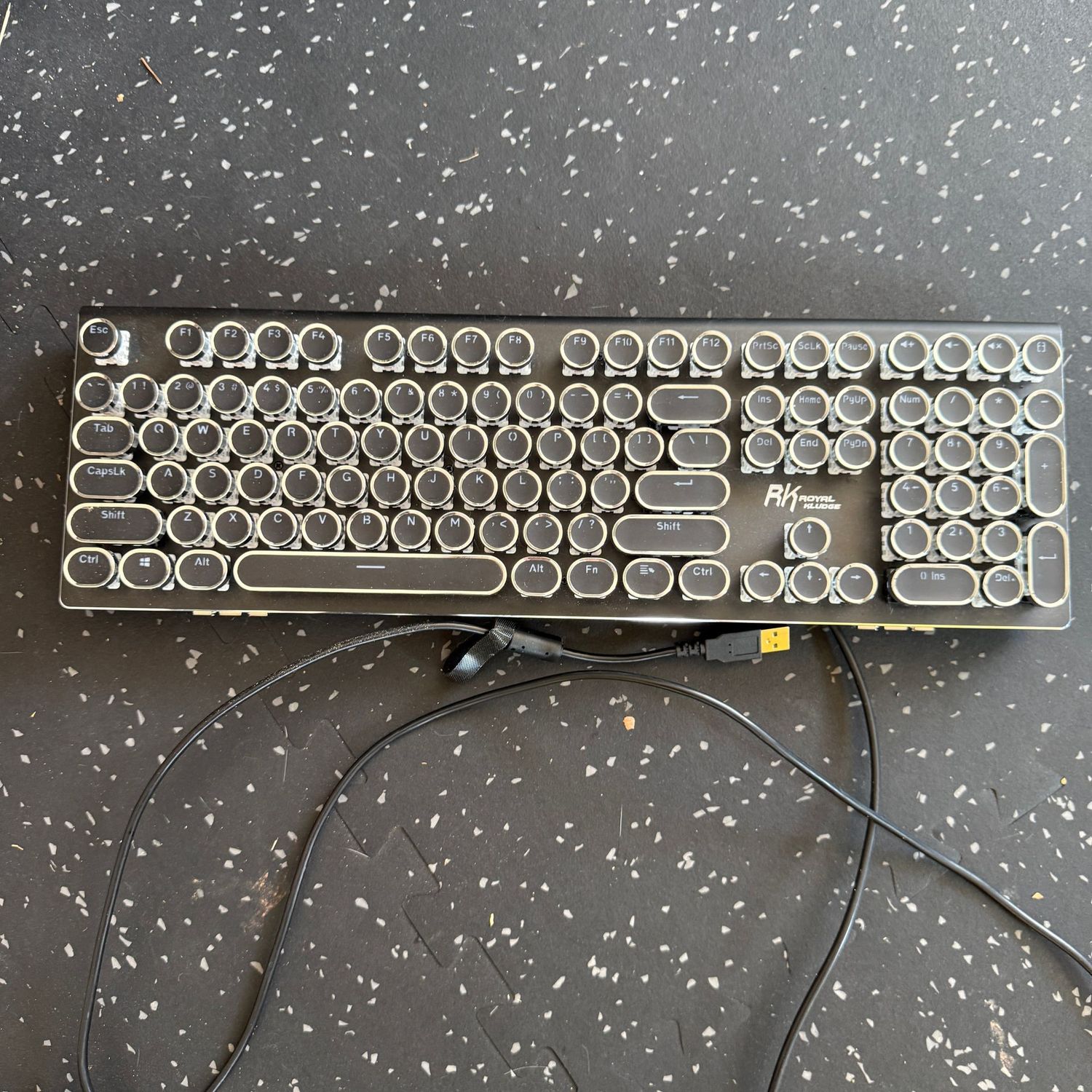 Get that typewriter keyboard sound and feel with RK keyboard, usb connection, one lift tab missing in back