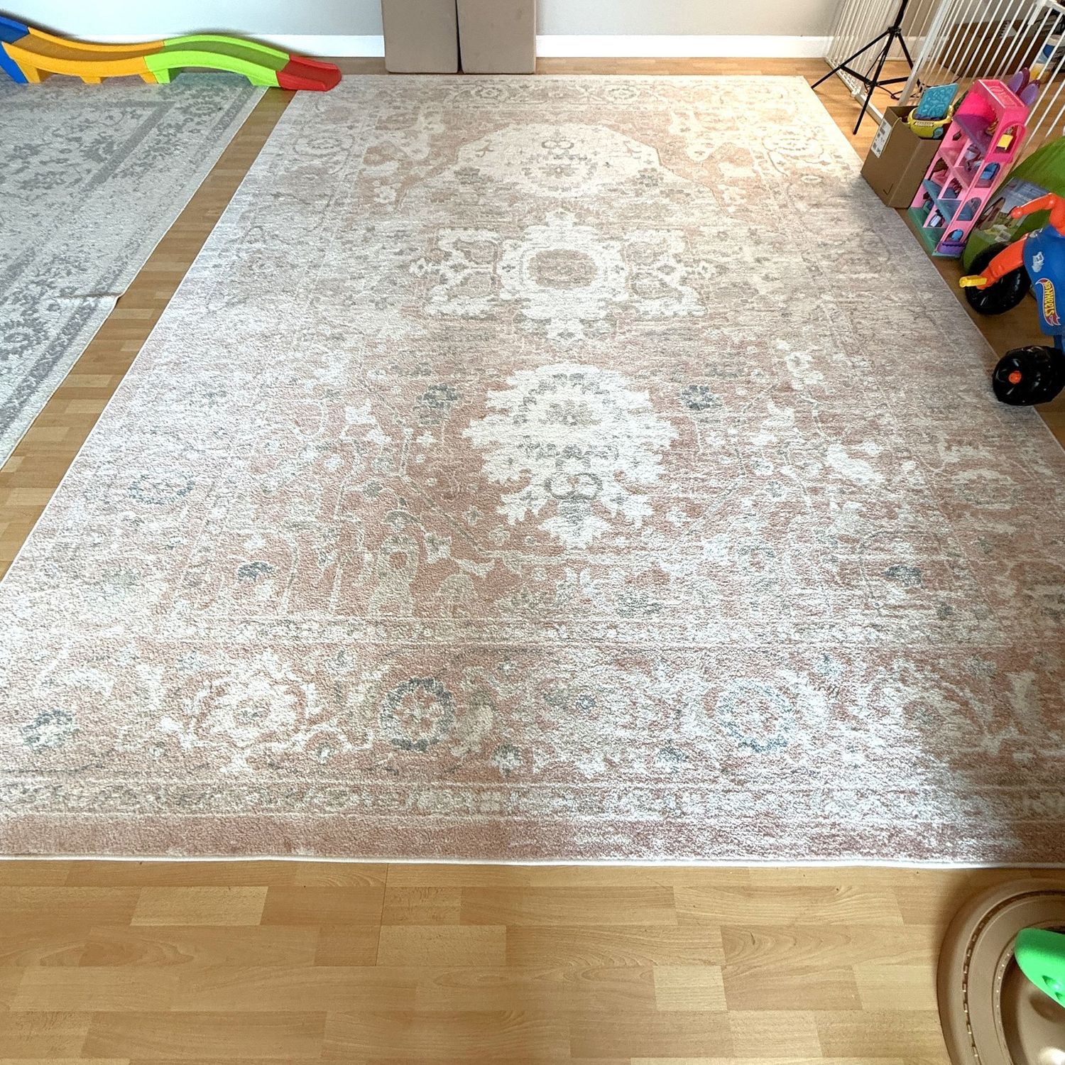 Madeline Vintage Collection very large polypropylene room rug 10' x 14' rose pink color, nice condition (This item is upstairs)