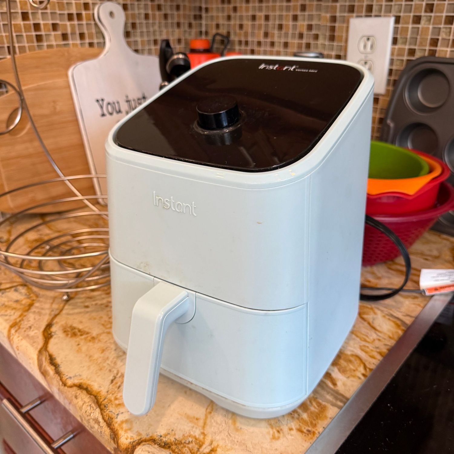 Instant Vortex Mini air fryer, needs minor cleaning, works great