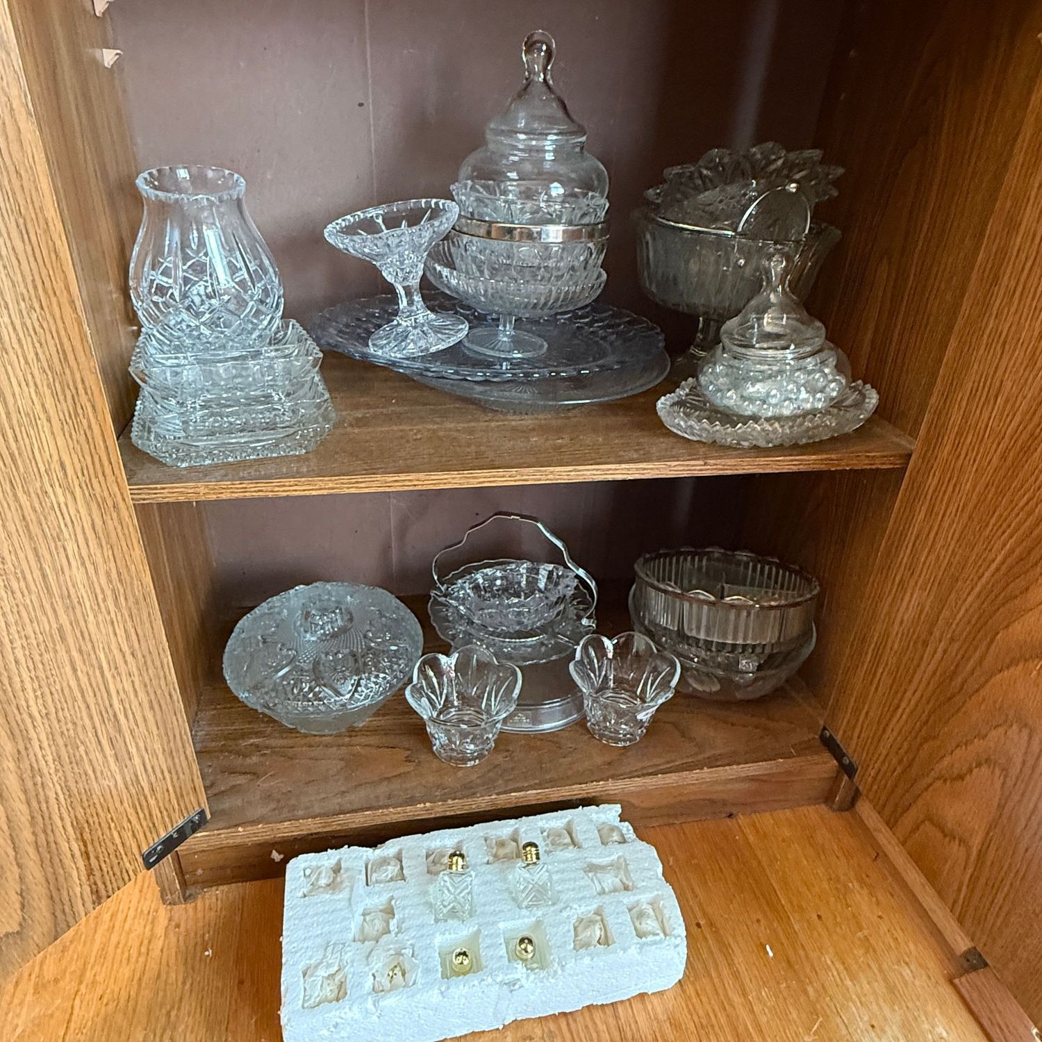 Group of clear pressed glass, crystal, salt & pepper shakers Group of clear pressed glass, crystal, salt & pepper shakers