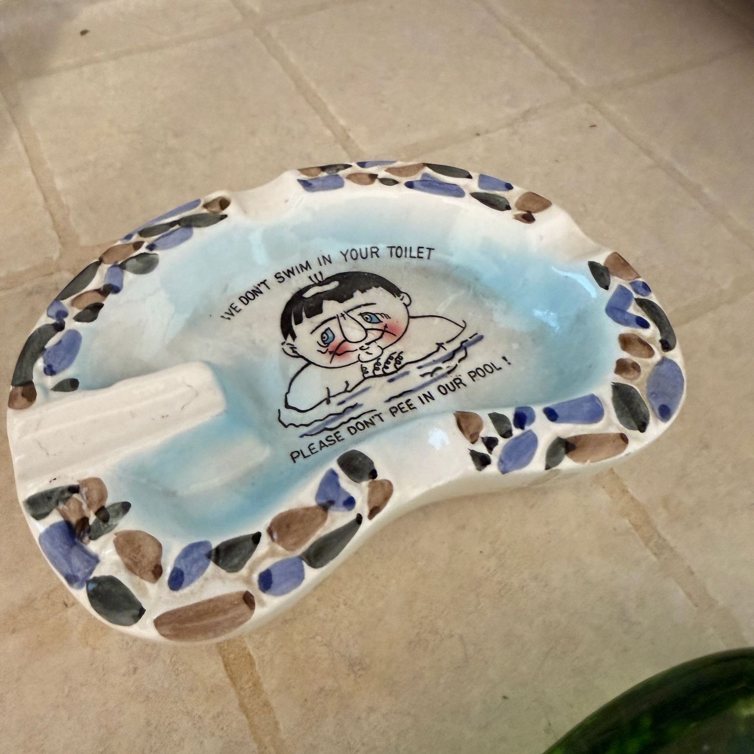 Vintage pool-side ashtray Vintage pool-side ashtray