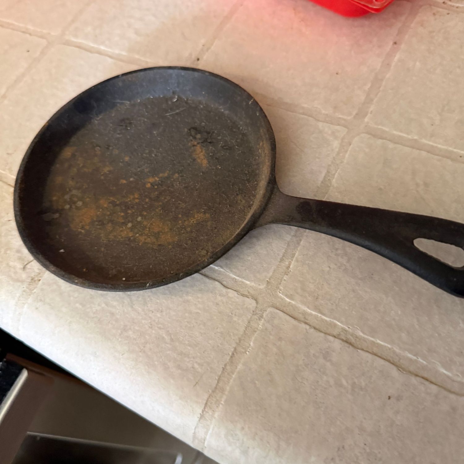 Small cast iron egg pan Small cast iron egg pan