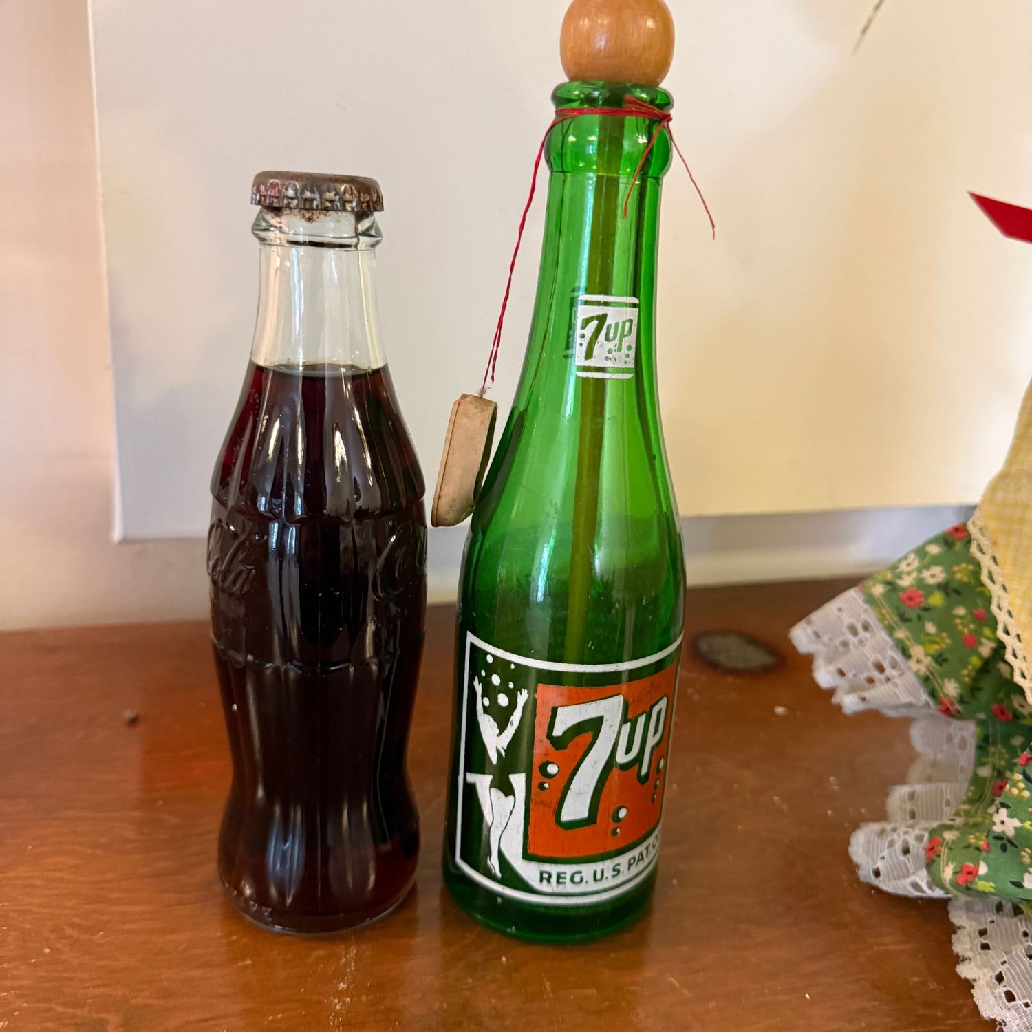 Coca-Cola and 7Up bottles