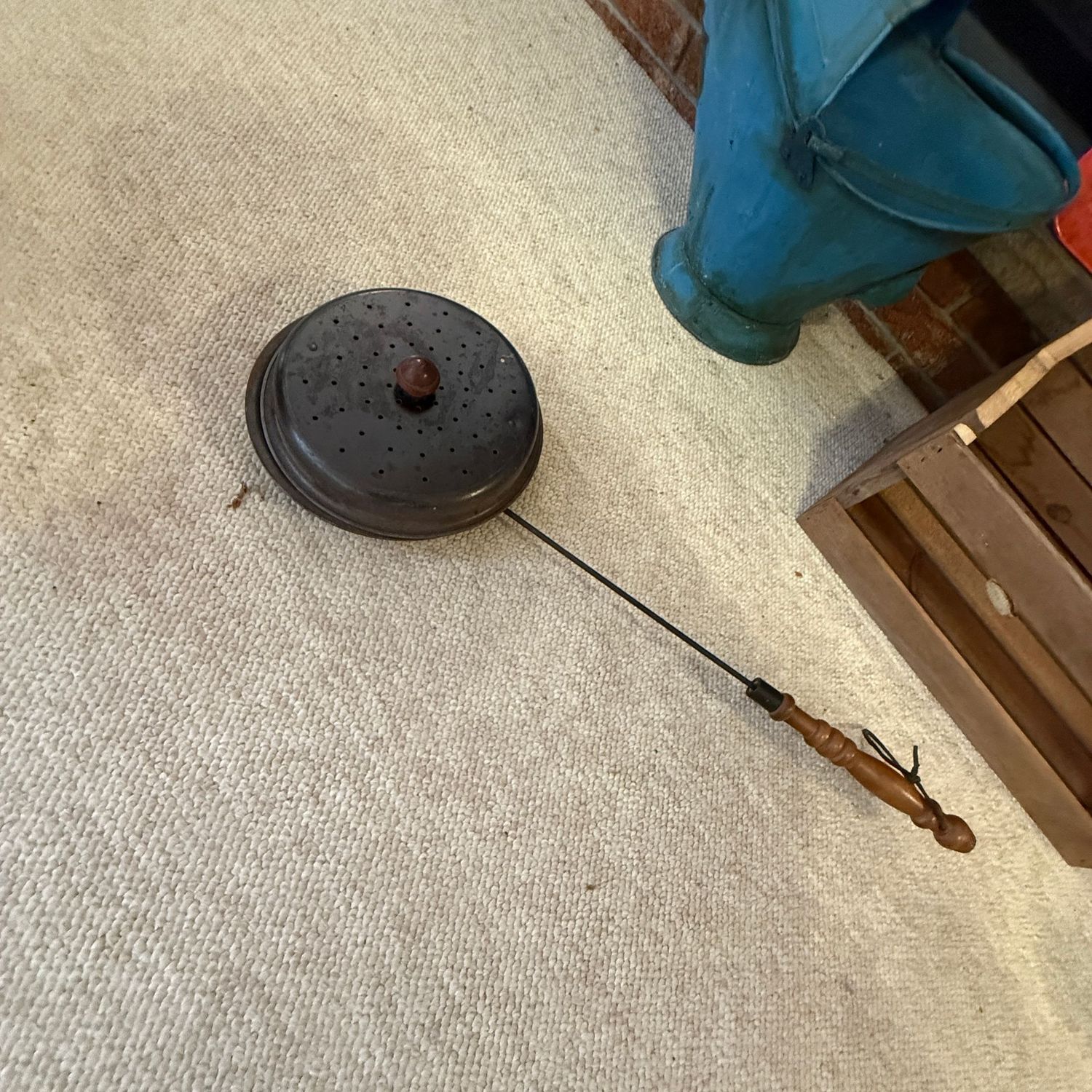 Fireplace popcorn popper Fireplace popcorn popper