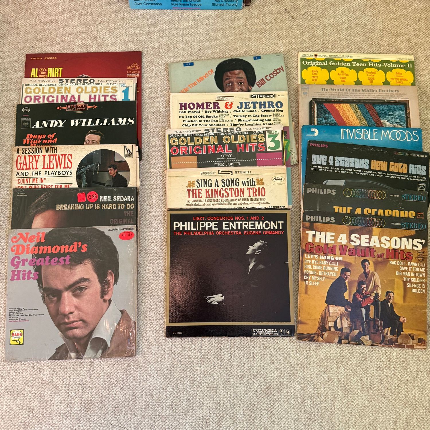 Group of record albums, some wear, including Neil Diamon's Greatest Hits Group of record albums, some wear, including Neil Diamon's Greatest Hits