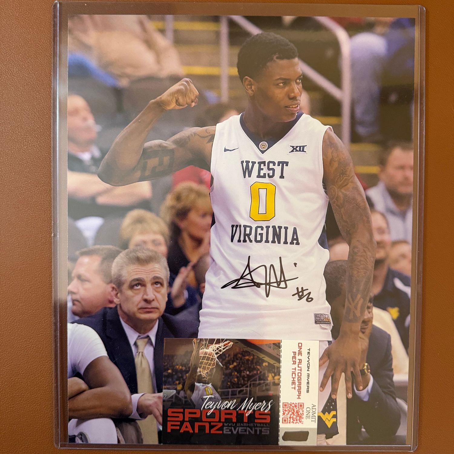 Autographed 8x10 #17 Teyvon Myers