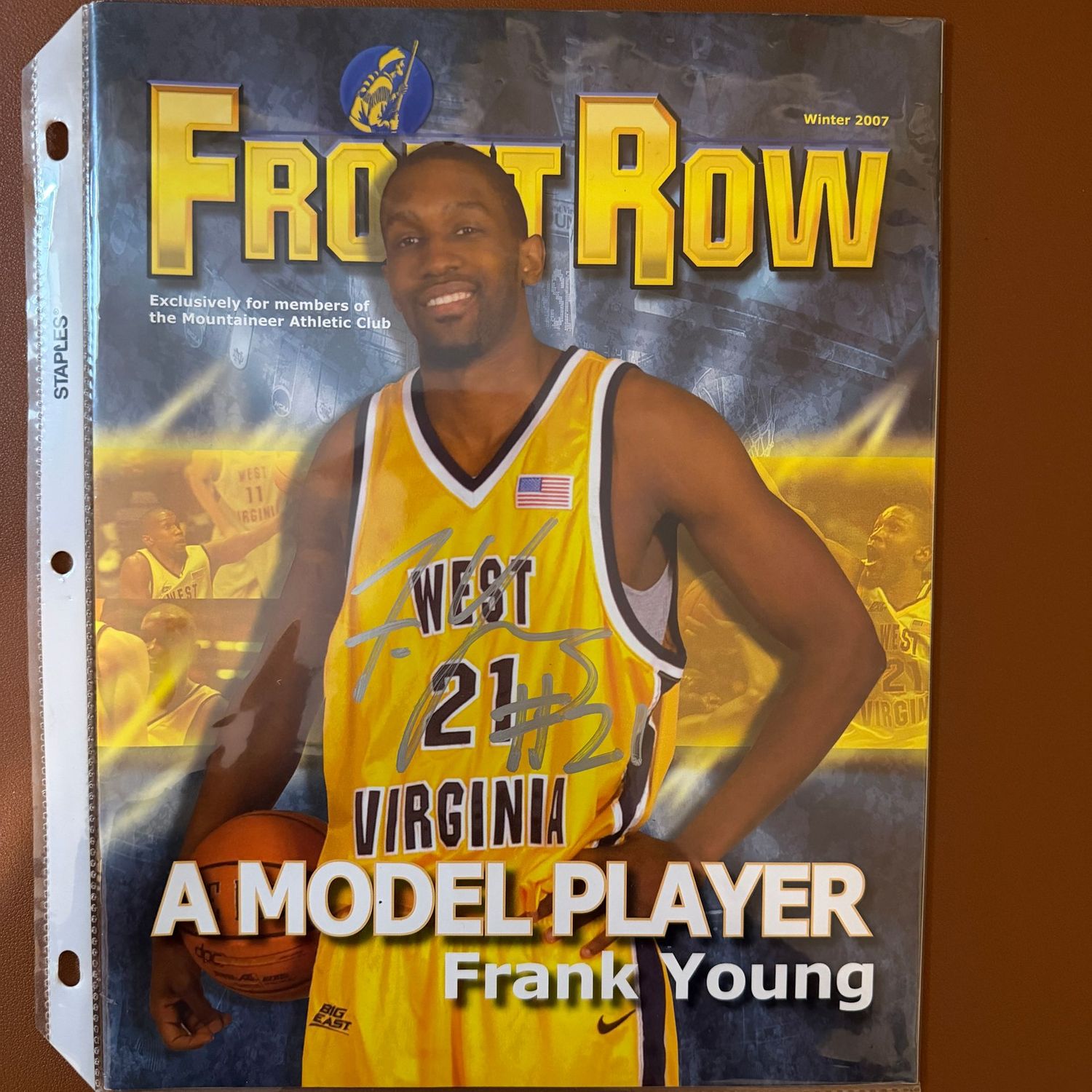 Autographed magazine #72 Frank Young