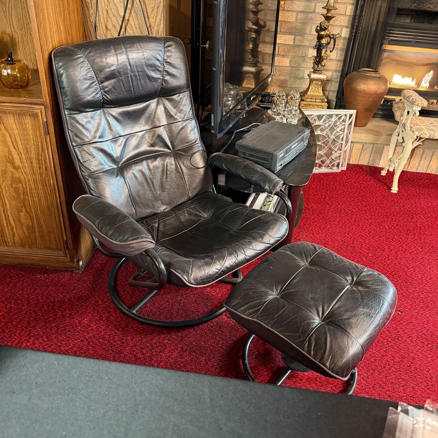 Reclining armchair with matching ottoman (Taiwan), chair swivels, some wear, 28"W x 36"H