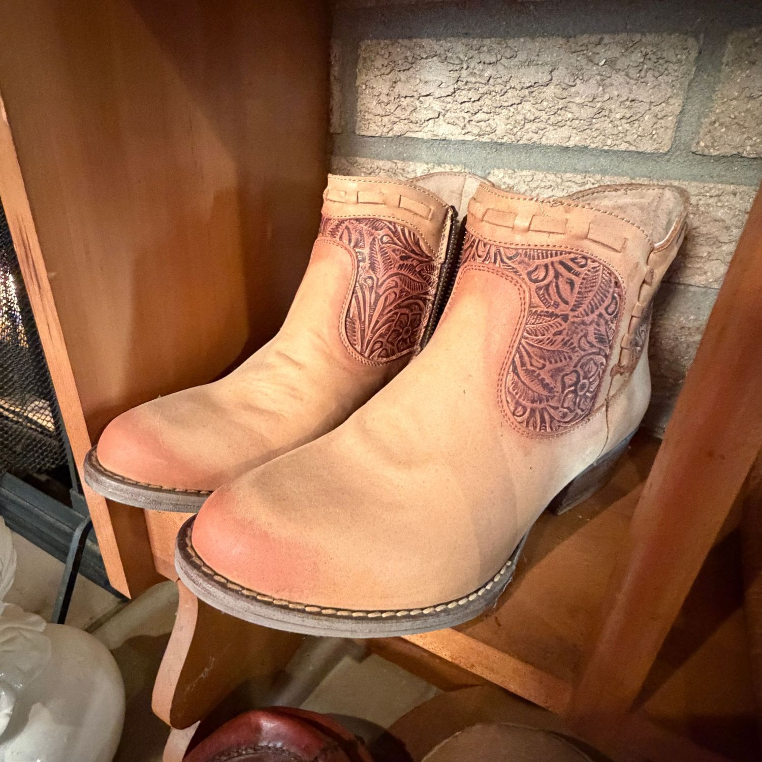 Pair of leather Circle G ladies' boots size 7, minimal wear