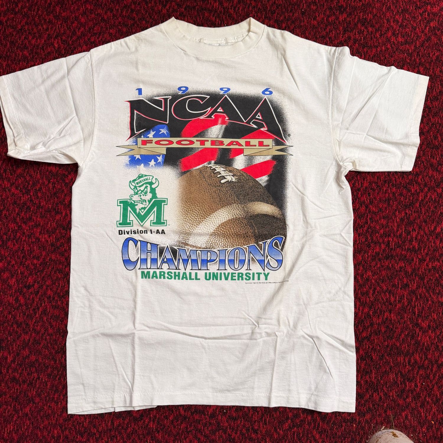 Vintage t-shirt 1996 NCAA Marshall University Champions, size L