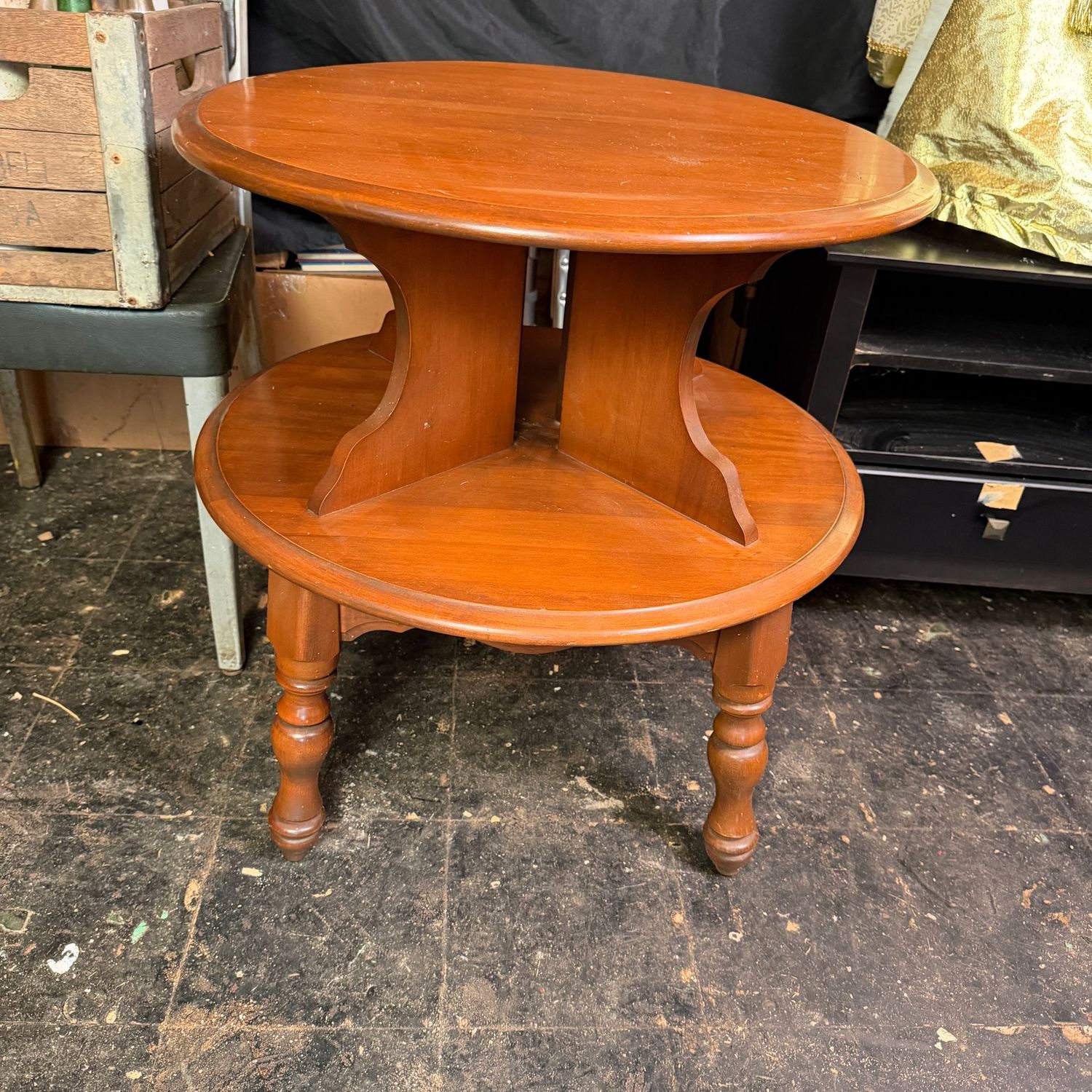 Ethan Allen Heirloom Nutmeg Maple Colonial Early American 25" round tiered accent table, minor wear, 25"H (This item is heavy & in the lower level)