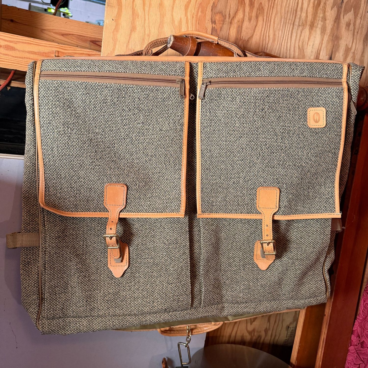 Hartmann tan tweed garment bag with leather accents, nice condition
