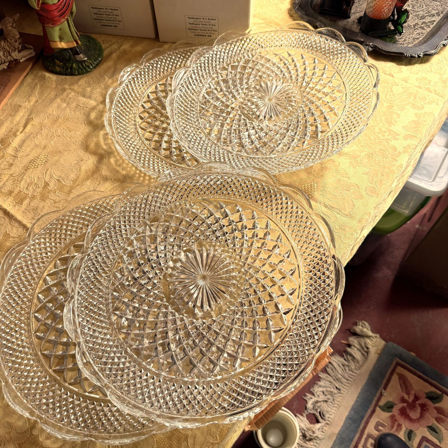 Set of 4 Anchor Hocking Wexford pattern large 14" serving platters glass trays round with scalloped edge
