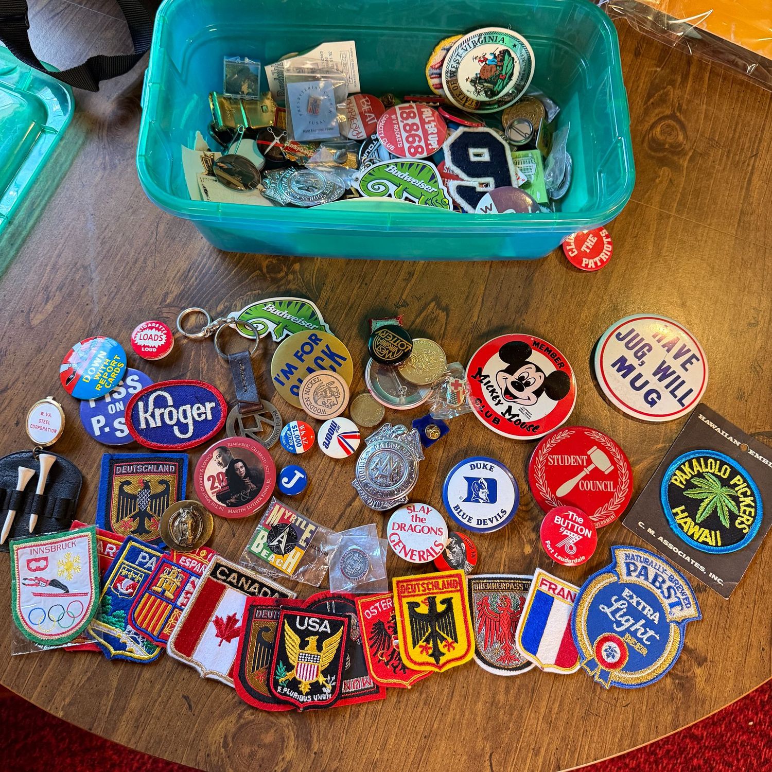 Small bin of vintage pins & patches
