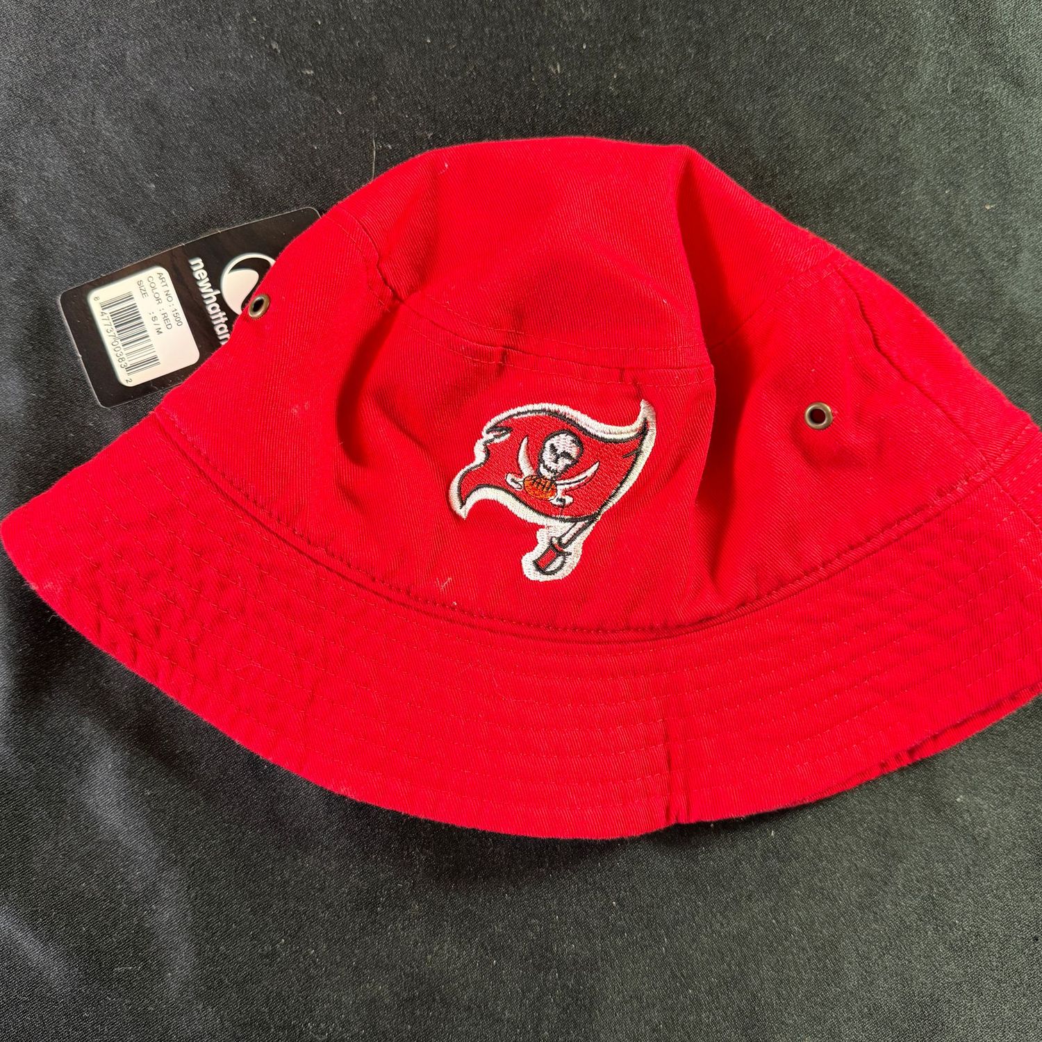 Red Tampa Bay Buccaneers new bucket hat (Sm./M)