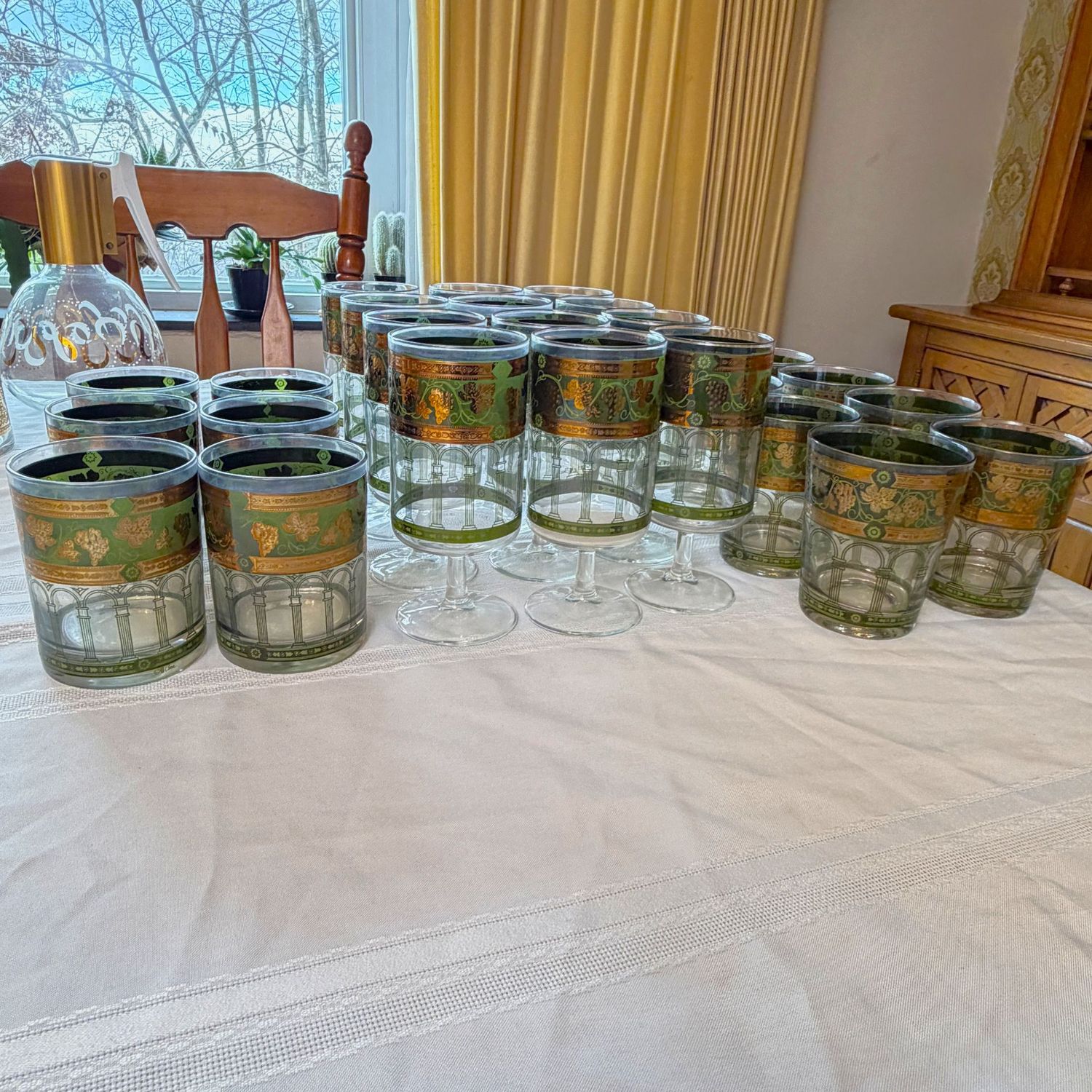 Set of MCM Cora golden grapes on green with glasses and stemware, lovely condition with good coloring